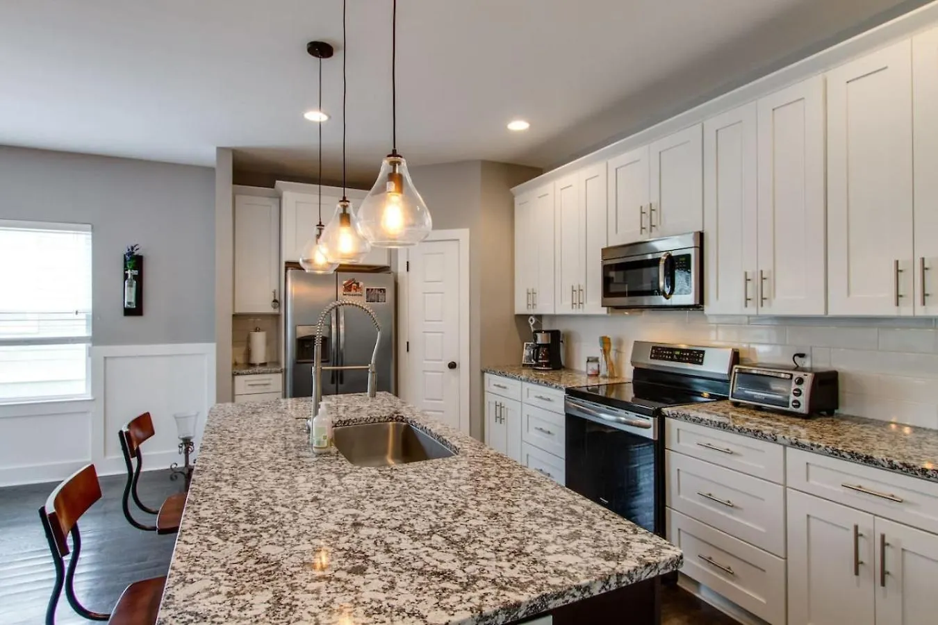 Gorgeous Downtown Pad 3 Bedroom 2.5 Bath Large Patio Nashville 0*,  United States