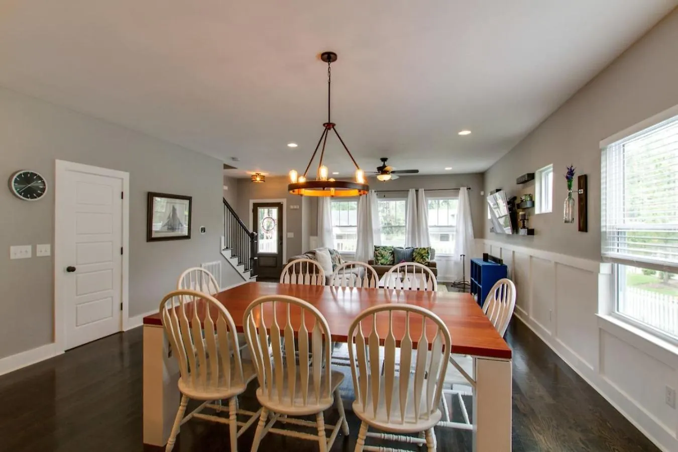 Gorgeous Downtown Pad 3 Bedroom 2.5 Bath Large Patio Nashville